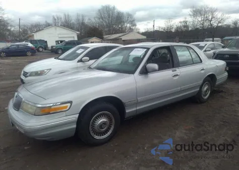 1997 Mercury Grand Marquis Gs z USA, uszkodzony, nr VIN 2MELM74W1VX658734